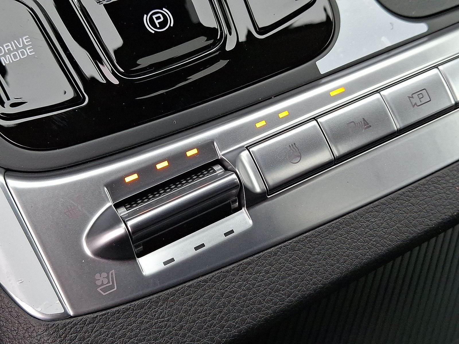 2025 Kia Carnival SX Prestige - Photo 22