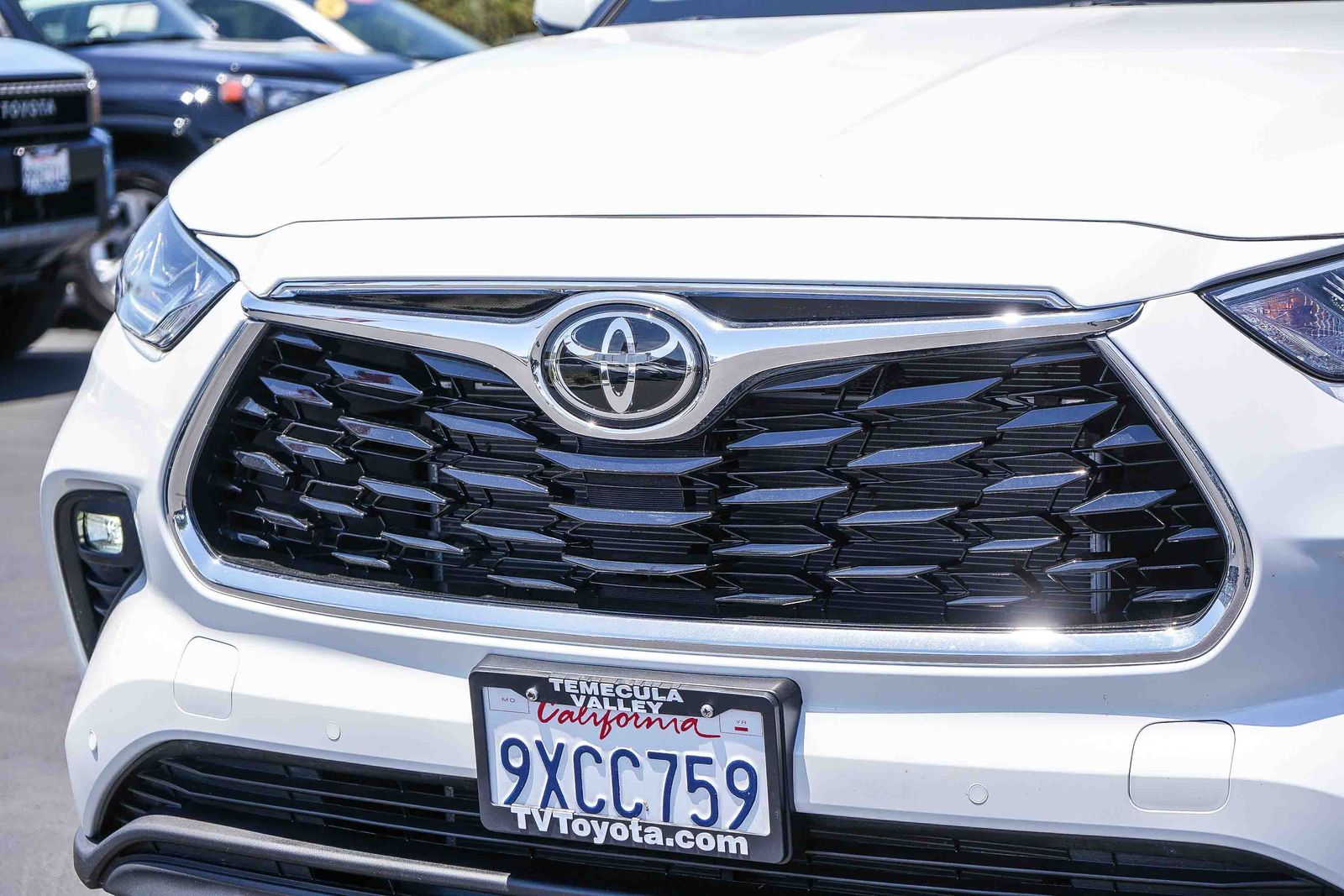 View vehicle photo 6