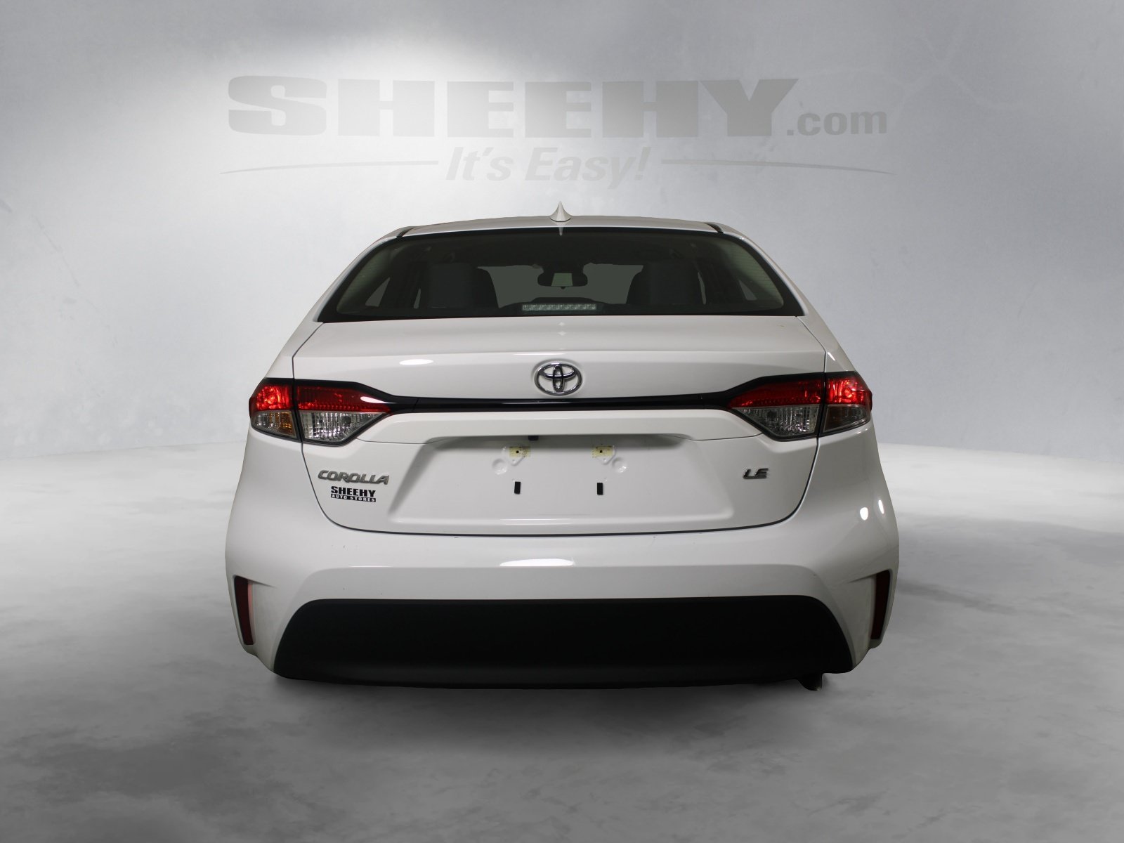 Used 2025 White Toyota LE image 14