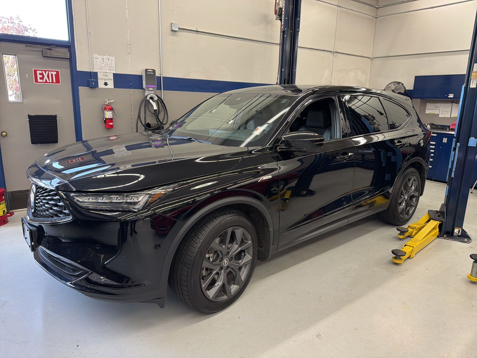 used 2024 Acura MDX car, priced at $44,750