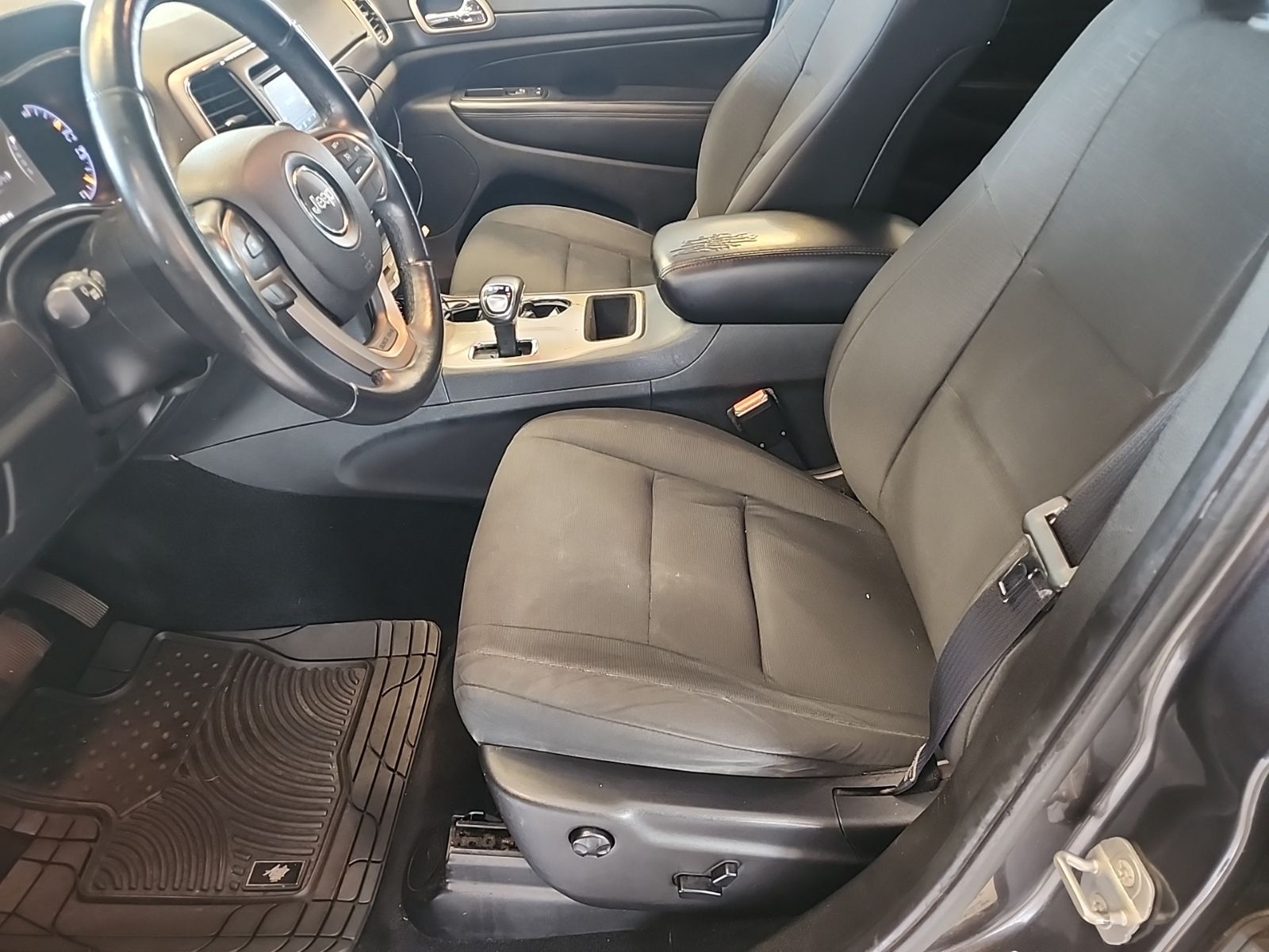 Used 2014 Granite Crystal Clearcoat Metallic Jeep Laredo image 9