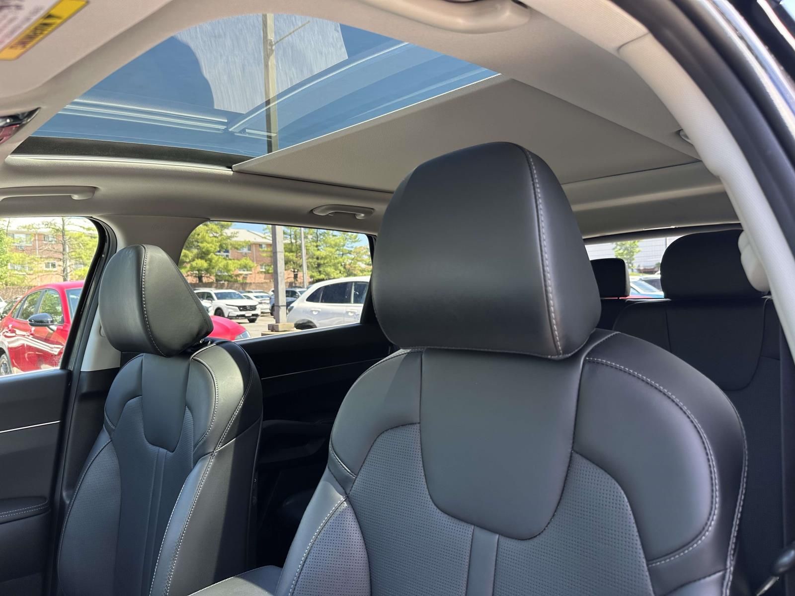 Used 2025  Kia EX image 9