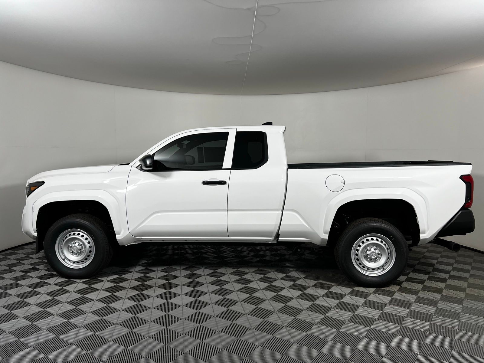 2024 Toyota Tacoma SR 8