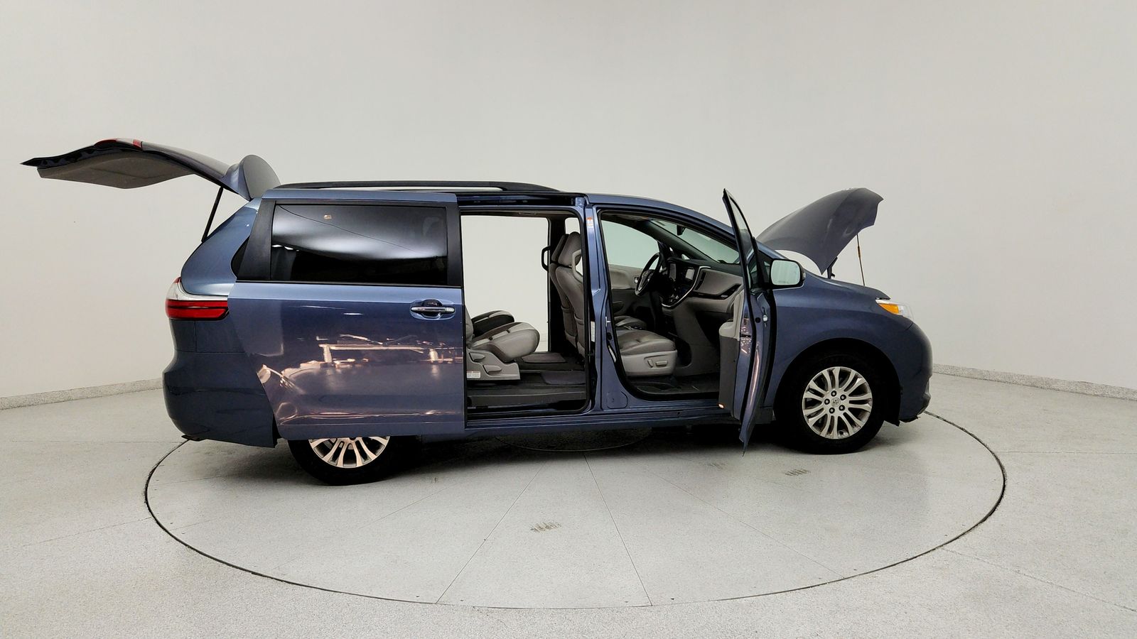Used 2015 Blue Toyota XLE image 14