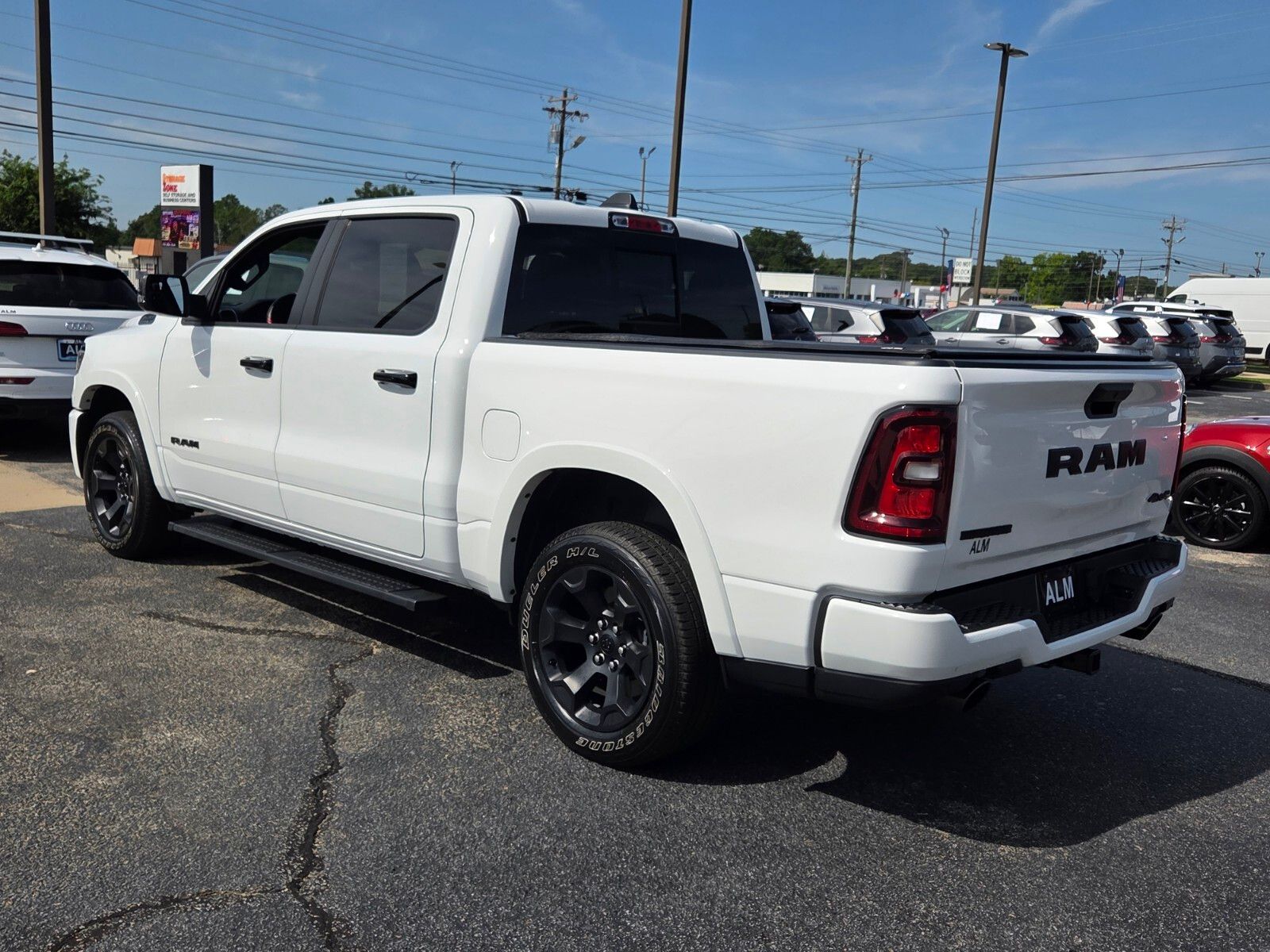 Used 2025 White Ram Big Horn/Lone Star image 9