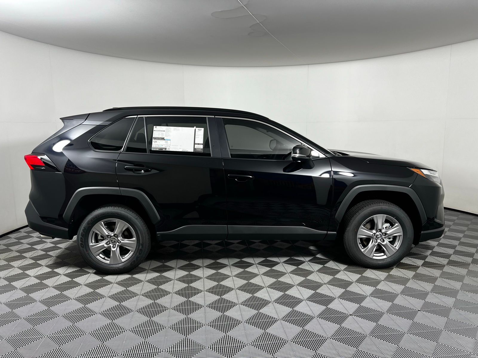 2025 Toyota RAV4 XLE 4