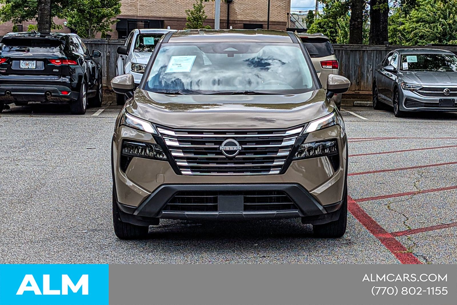 Used 2025 Beige/tan Nissan SV image 12