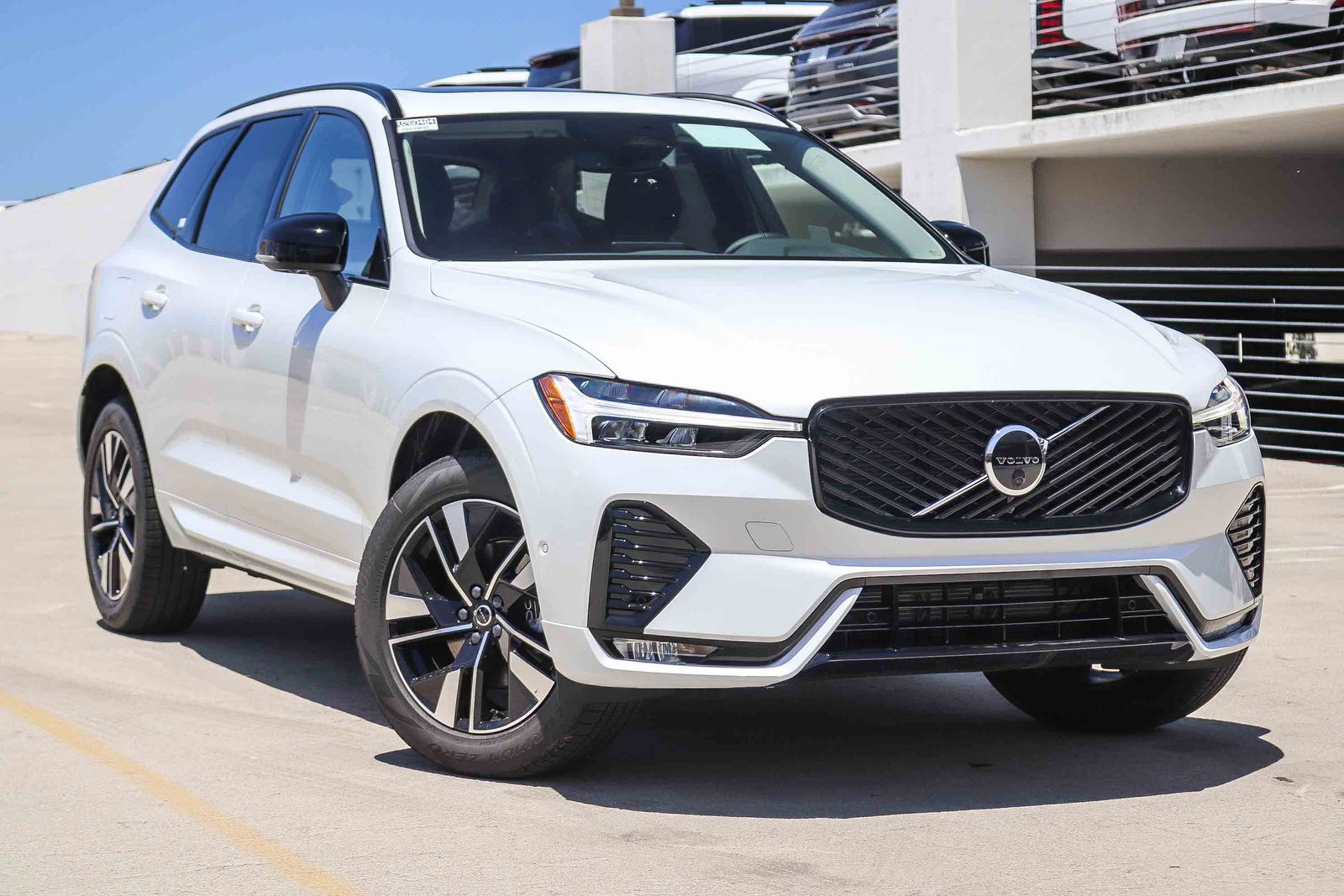 2026 Volvo XC60 B5 Plus