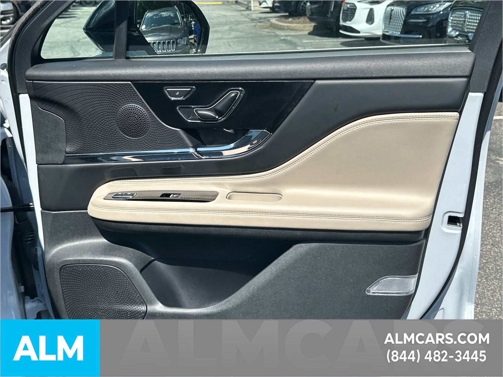 Used 2025 White Lincoln Grand Touring image 16