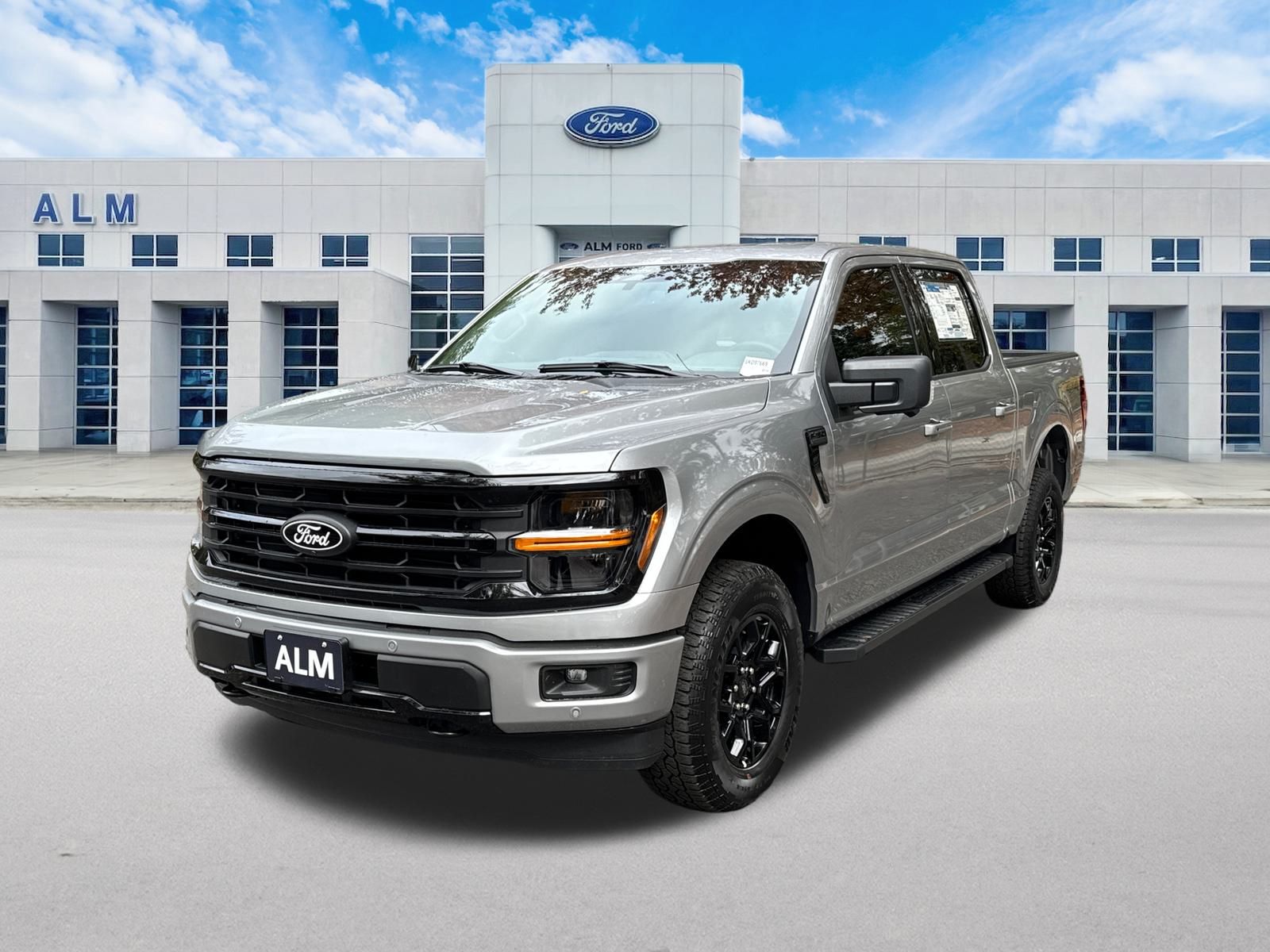 2025 Ford F-150 XLT's photo