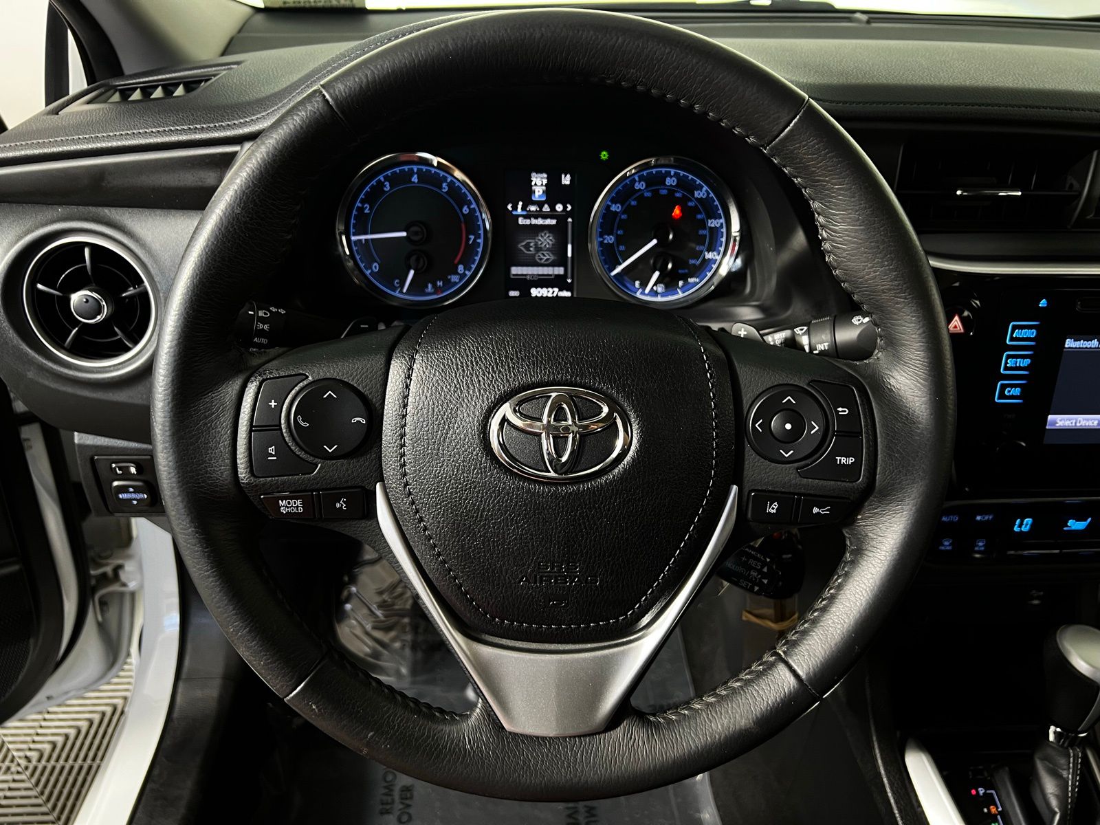 2018 Toyota Corolla SE 14