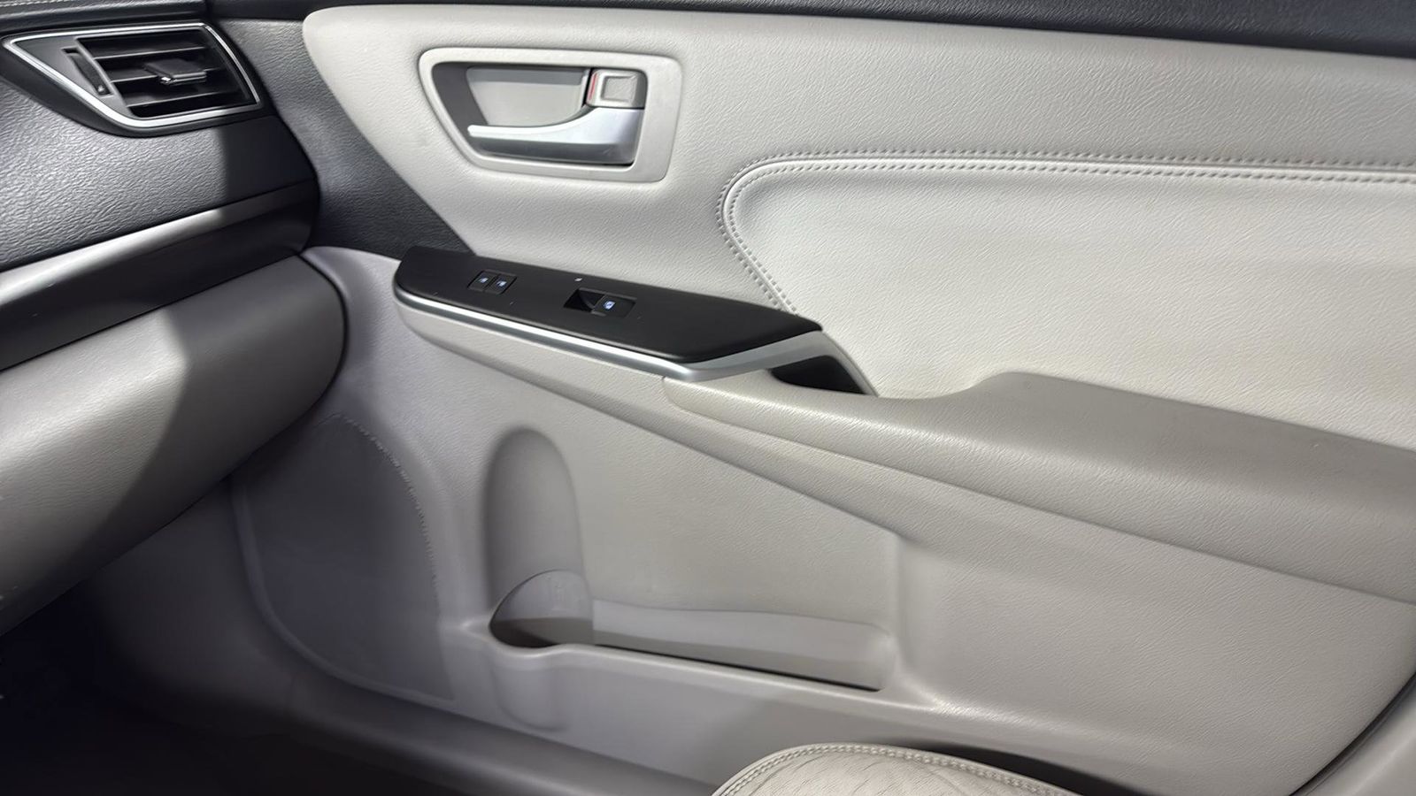 Used Car 2017 Toyota Camry  Xle For Sale Under $15,000 In Austin, Texas