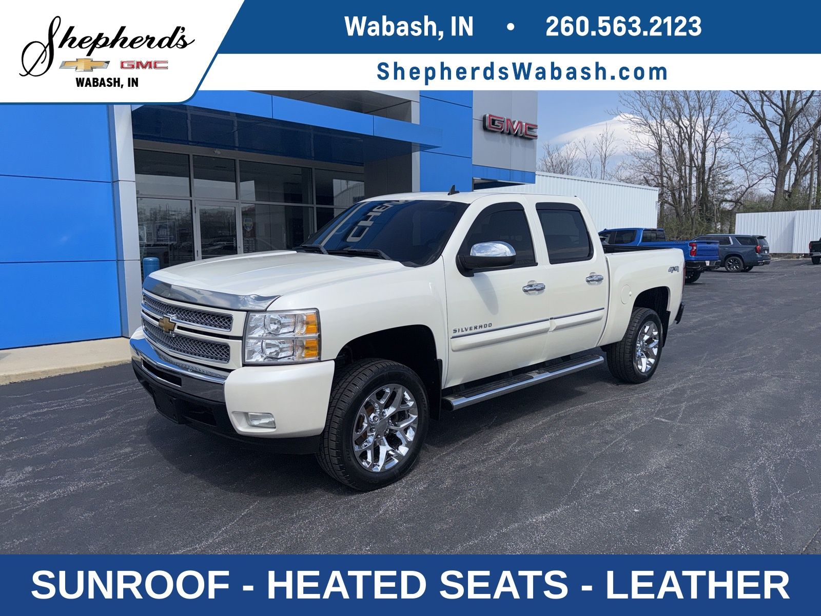 White 2013 Chevrolet Silverado 1500 LTZ Crew Cab 4WD Pickup Truck Four-Wheel Drive 6-Speed Automatic Overdrive