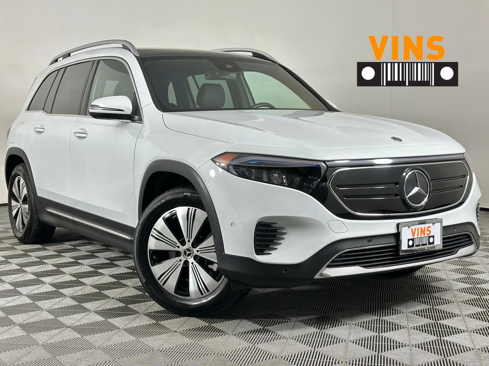 2023 Mercedes-Benz EQB Base's photo