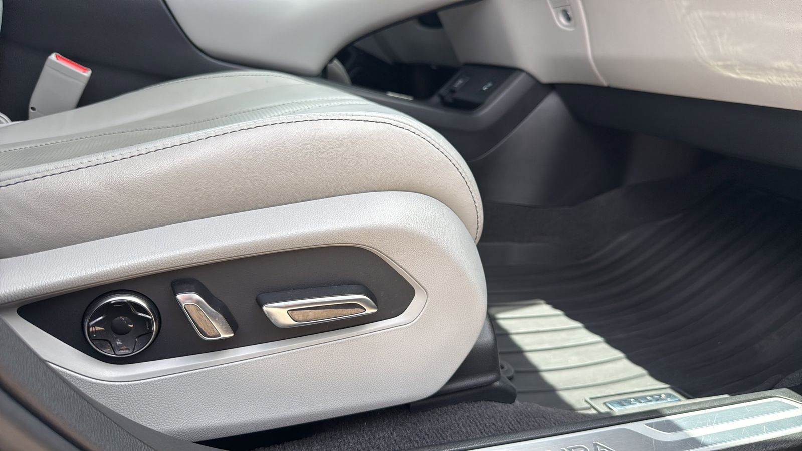 Used Car 2023 Acura Rdx  Technology Package For Sale Under $35,000 In Austin, Texas