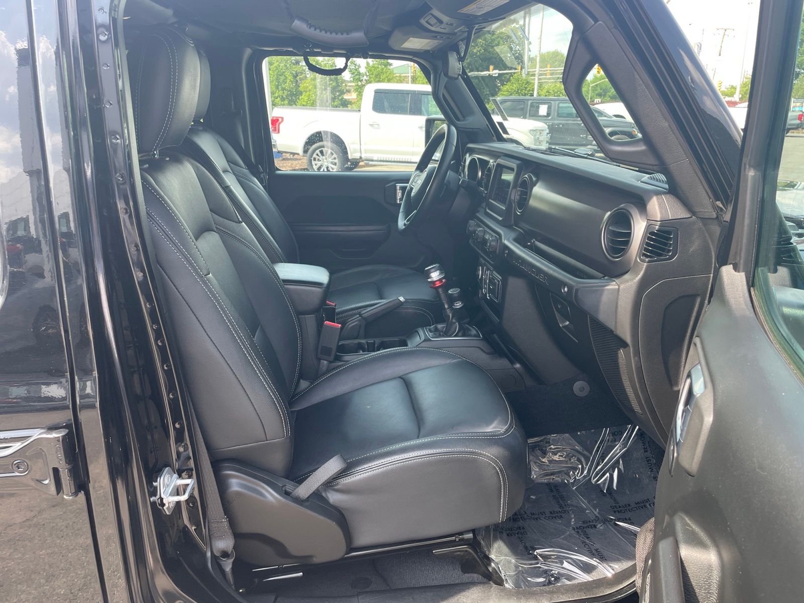 Used 2019 Black Clearcoat Jeep Unlimited Sport S image 14