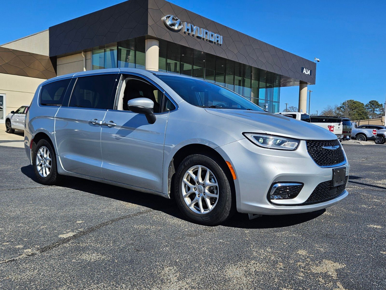 2023 Chrysler Pacifica Touring L
