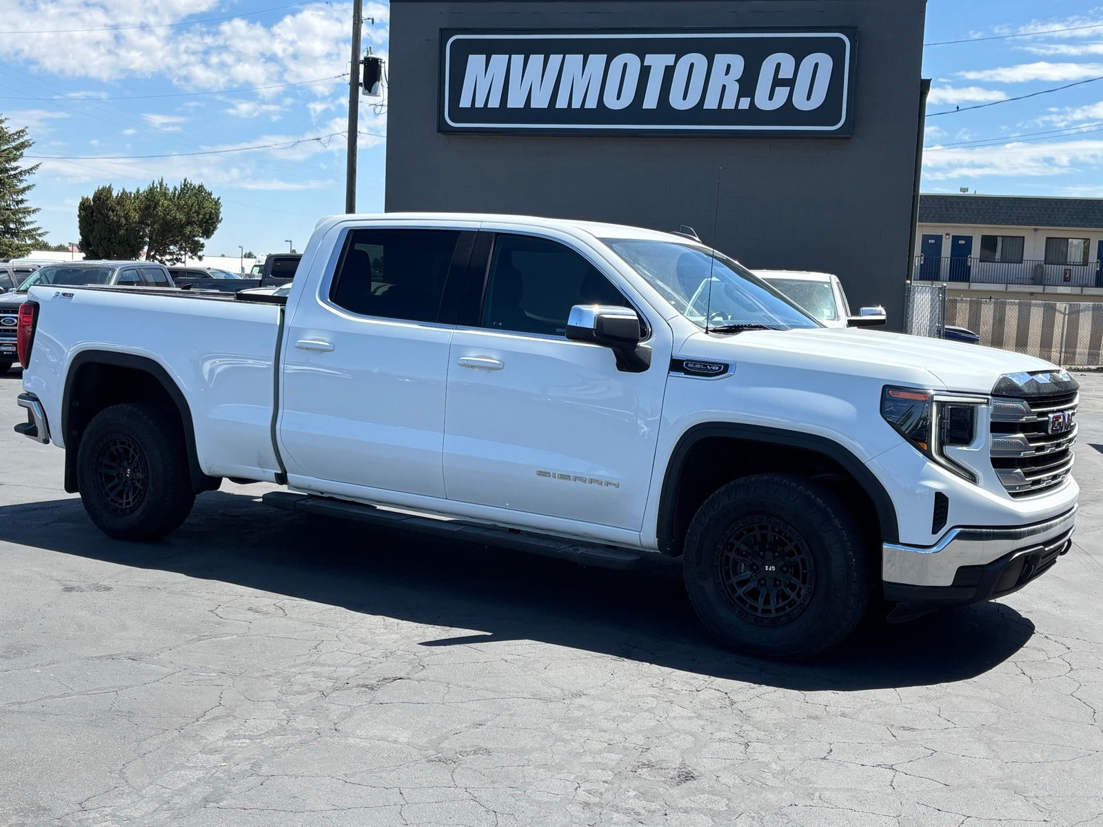 2023 GMC Sierra 1500 SLE Crew Cab 4WD