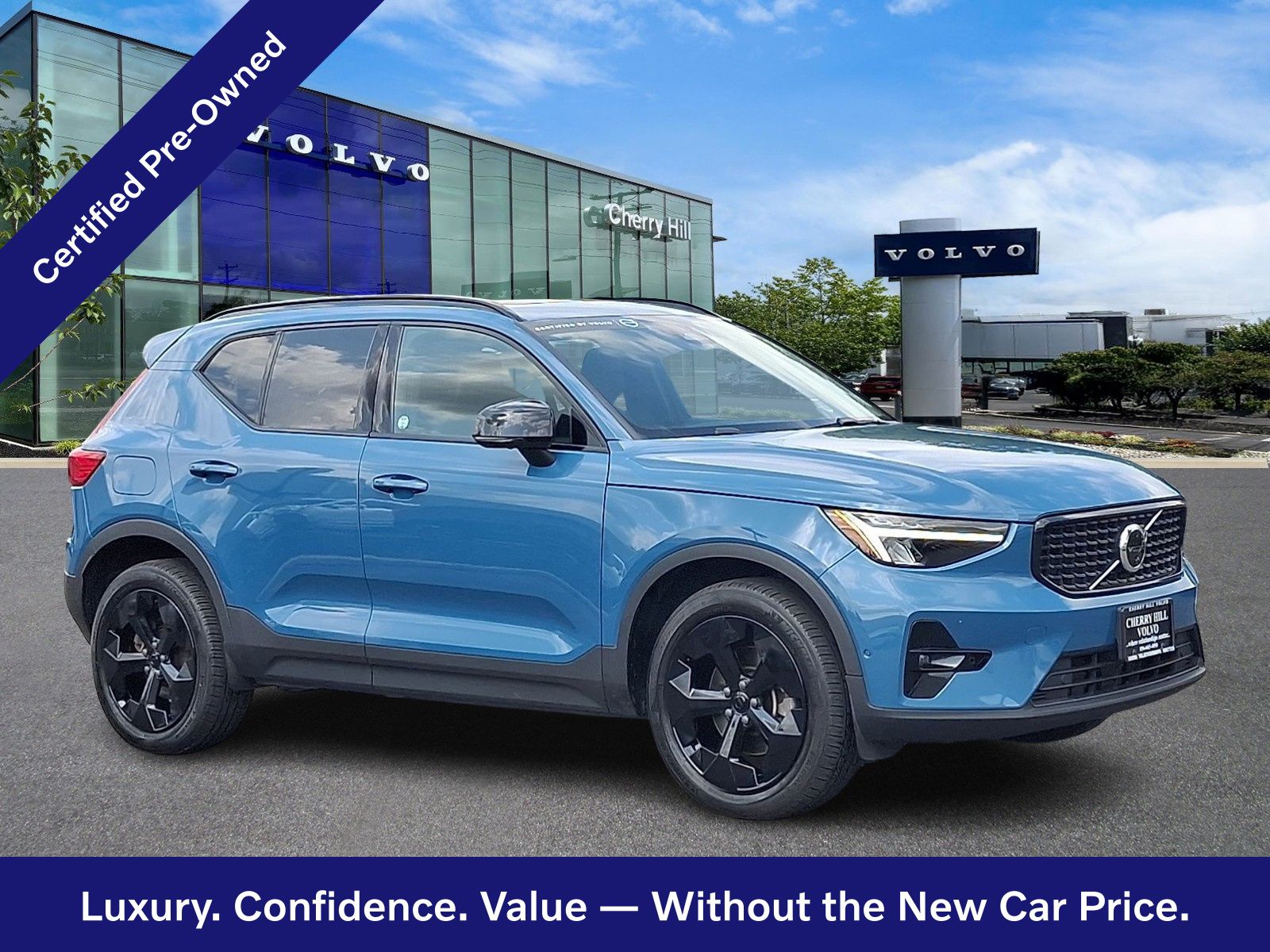 Blue Metallic 2023 Volvo XC40 SUV / Crossover All-Wheel Drive Automatic