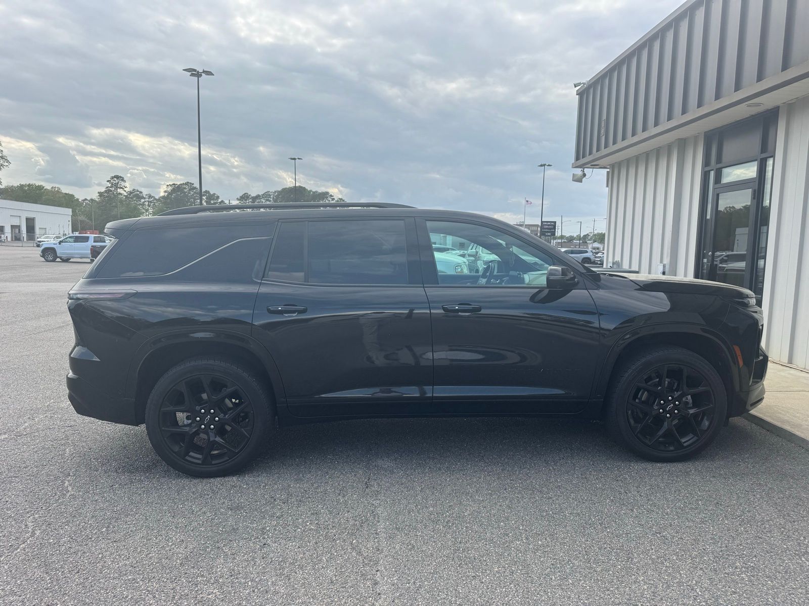 View vehicle photo 3