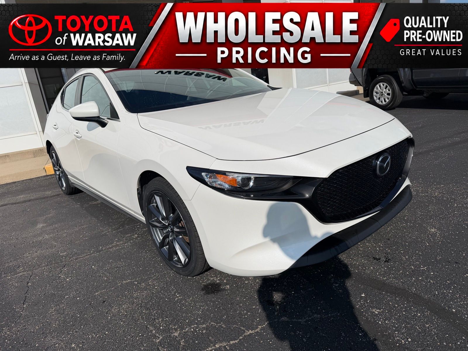 Snowflake White Pearl Mica 2023 Mazda MAZDA3 Hatchback Front-Wheel Drive 6-Speed Automatic