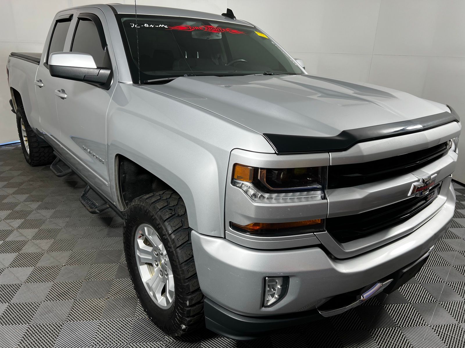 Thumbnail: 2017 Chevrolet Silverado 1500 - 3