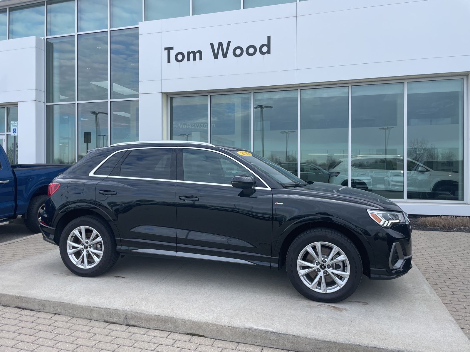 Mythos Black Metallic 2025 Audi Q3 quattro Premium S Line 45 TFSI SUV / Crossover All-Wheel Drive 8-Speed Automatic