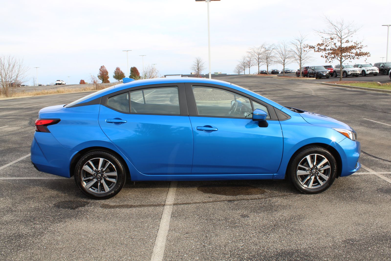 2021 Nissan Versa 1.6 SV 5