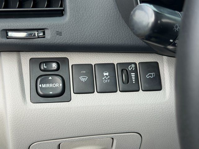 Used 2013 Magnetic Gray Metallic Toyota SE image 24