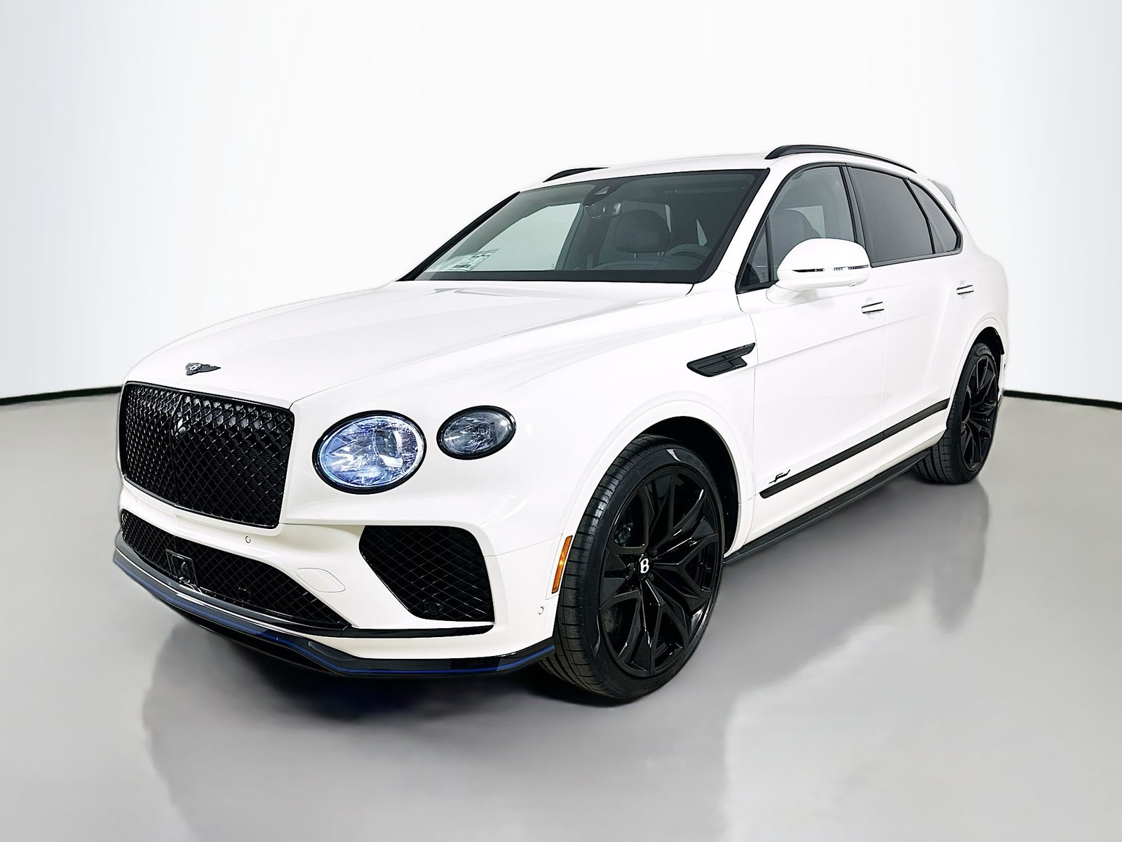 White 2026 Bentley Bentayga SUV / Crossover All-Wheel Drive 8-Speed Automatic