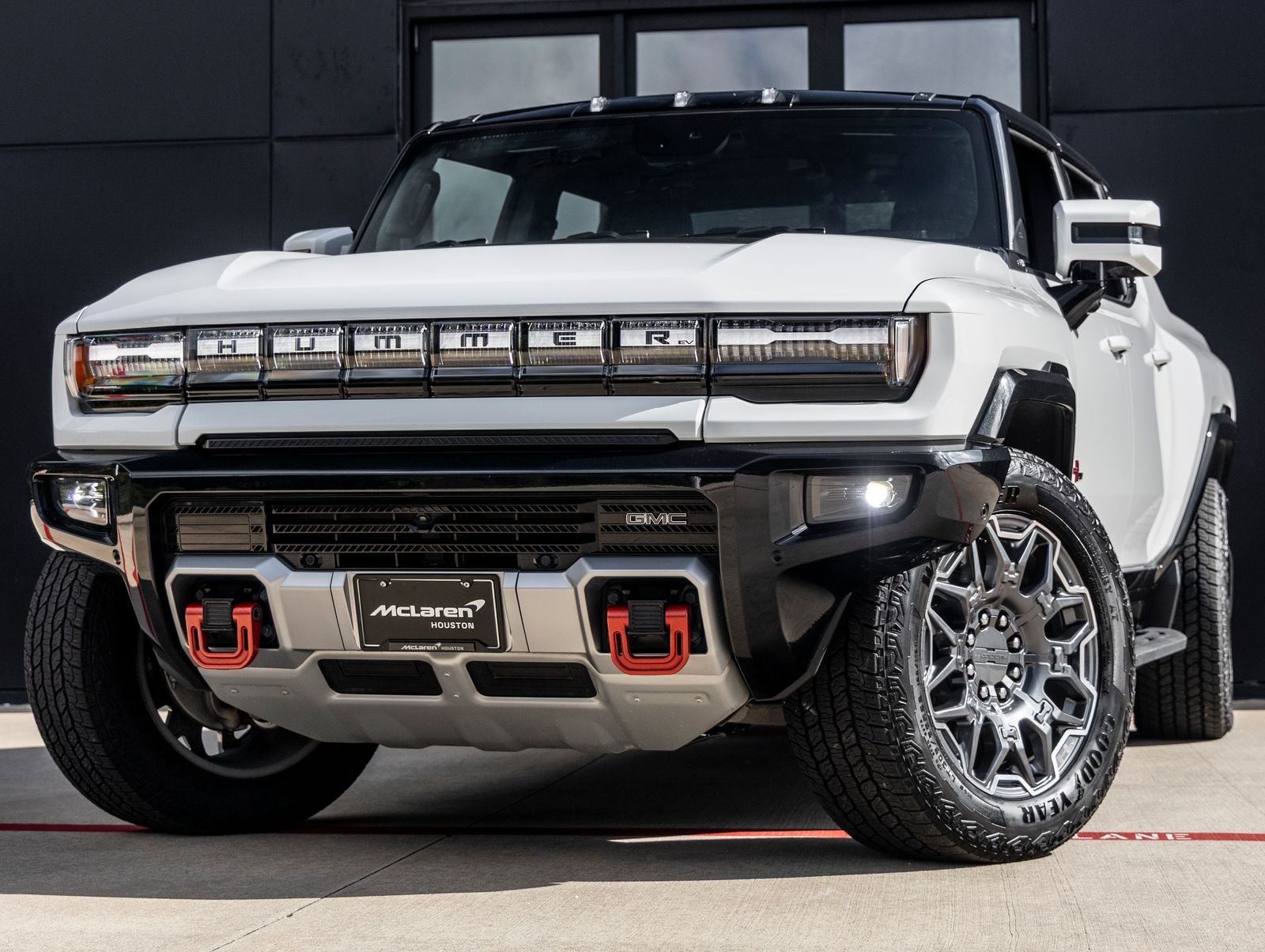 Interstellar White 2025 GMC Hummer EV Pickup Pickup Truck All-Wheel Drive 1-Speed Automatic