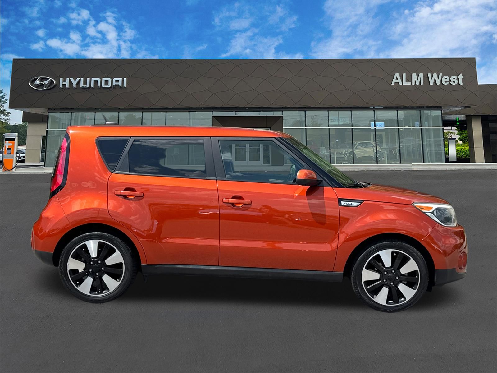 Used 2019 Orange Kia Plus image 4
