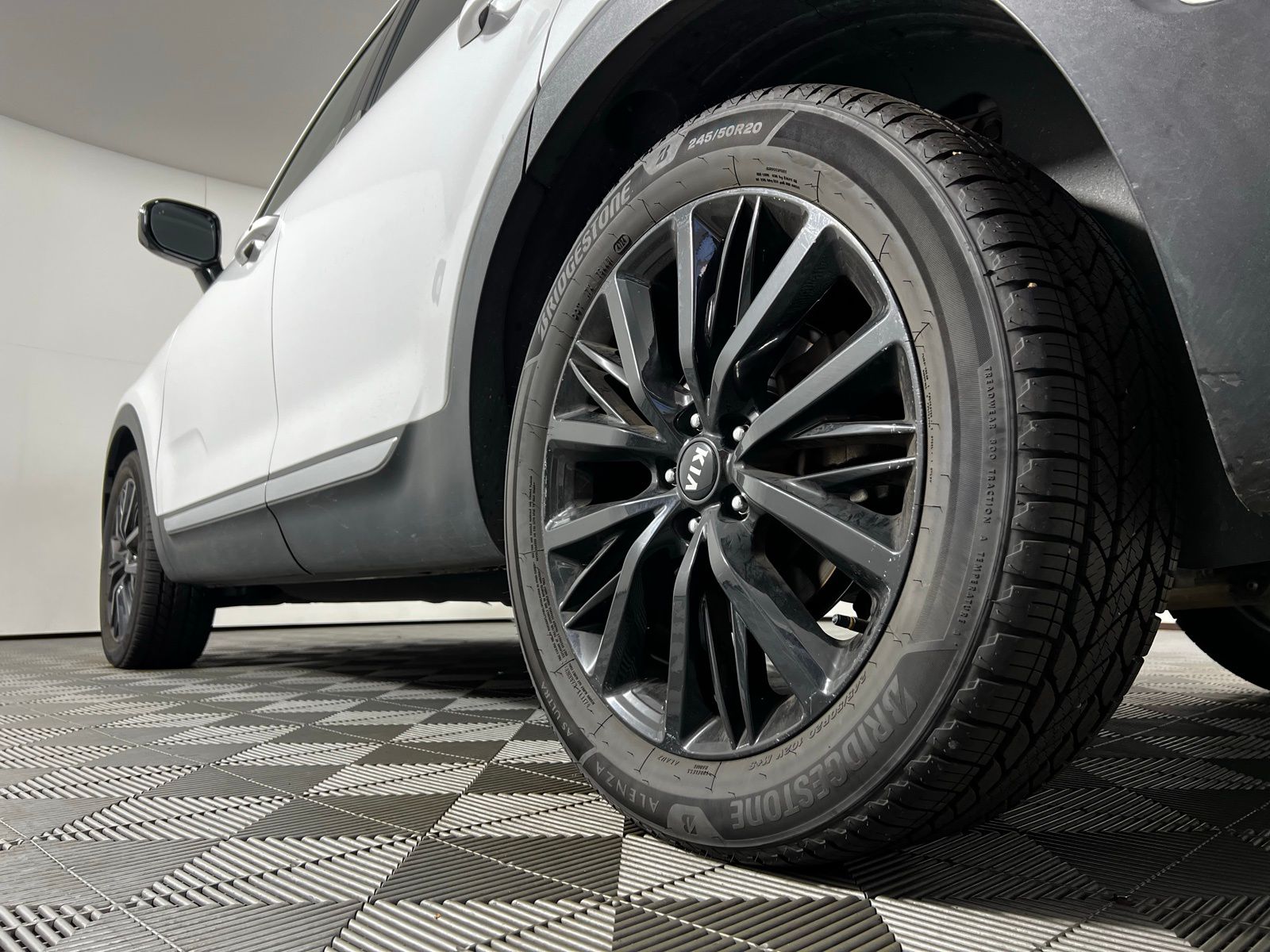 Thumbnail: 2020 Kia Telluride - 9