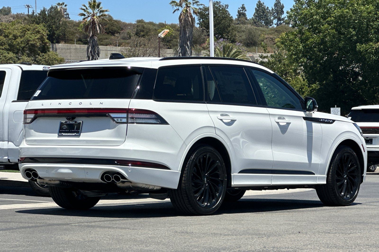 View vehicle photo 3