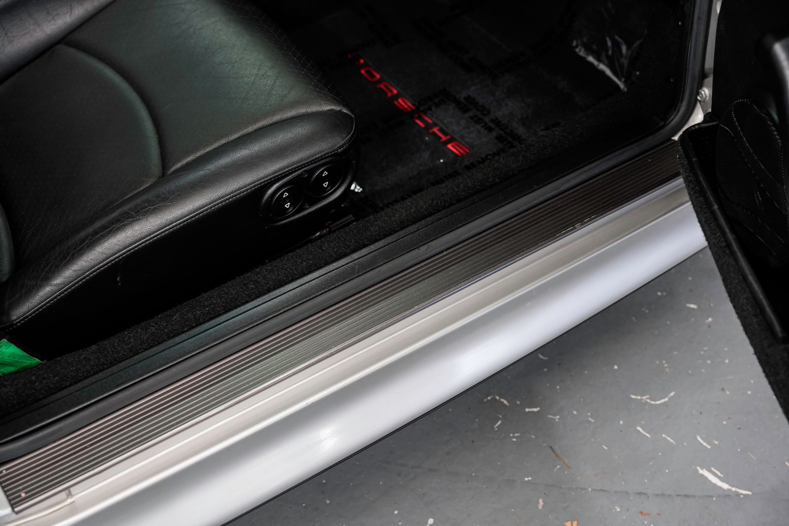 1998 Porsche 911 Carrera S — photo 26