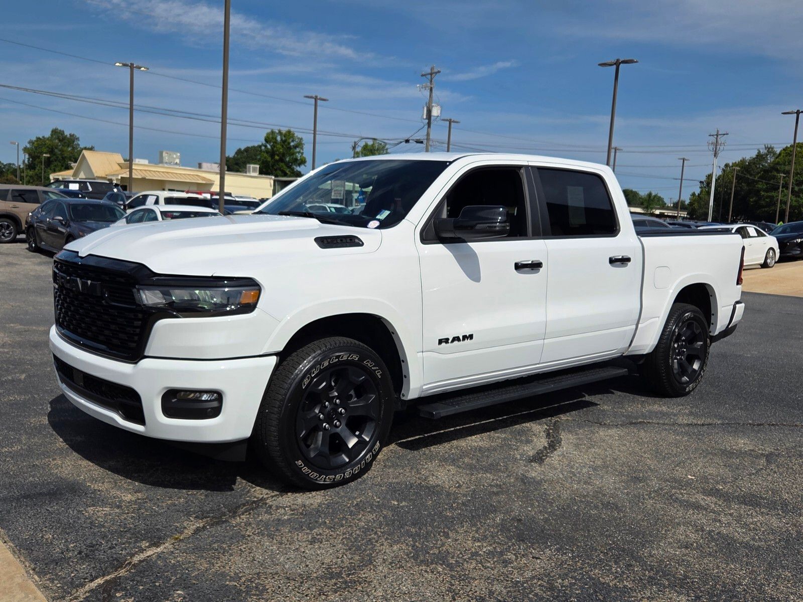 Used 2025 White Ram Big Horn/Lone Star image 3