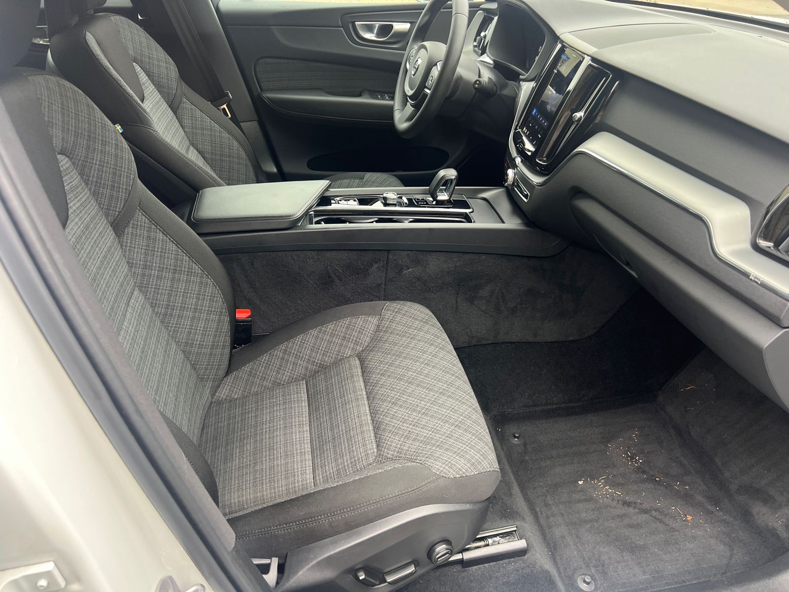 2024 Volvo XC60 Core - Photo 14