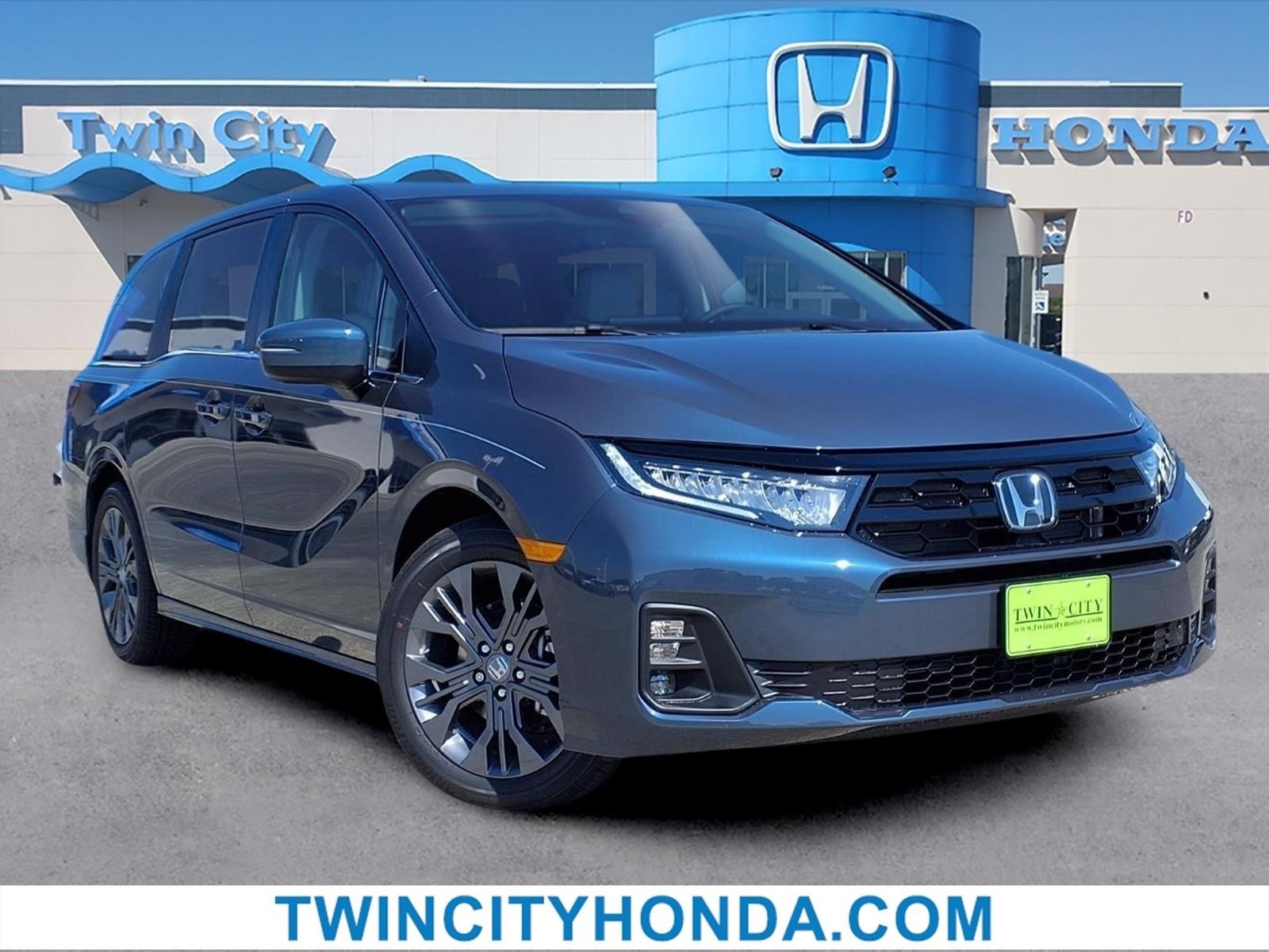 2026 Honda Odyssey Touring's photo