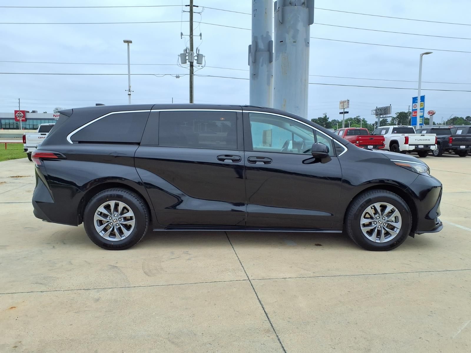 2022 Toyota Sienna LE Black at Joe Myers Mazda Kia