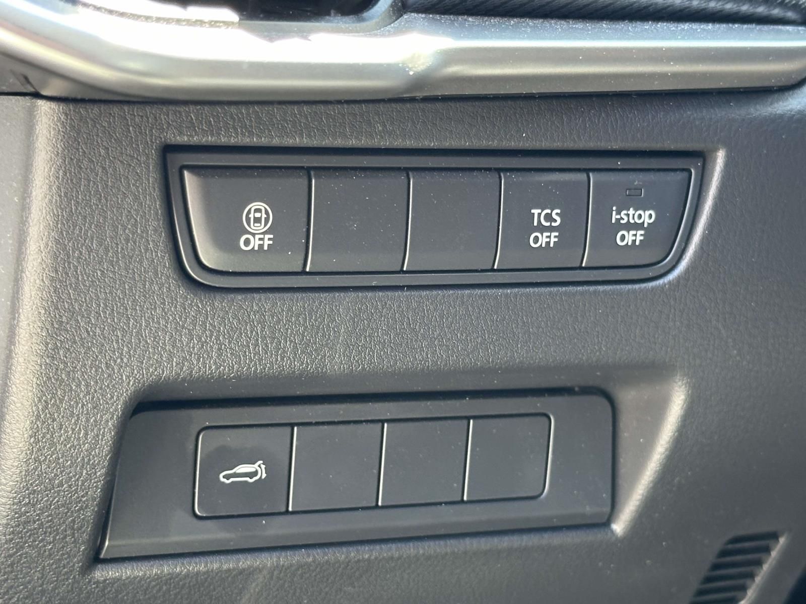 Used 2024 White Mazda 3.3 Turbo Select image 19