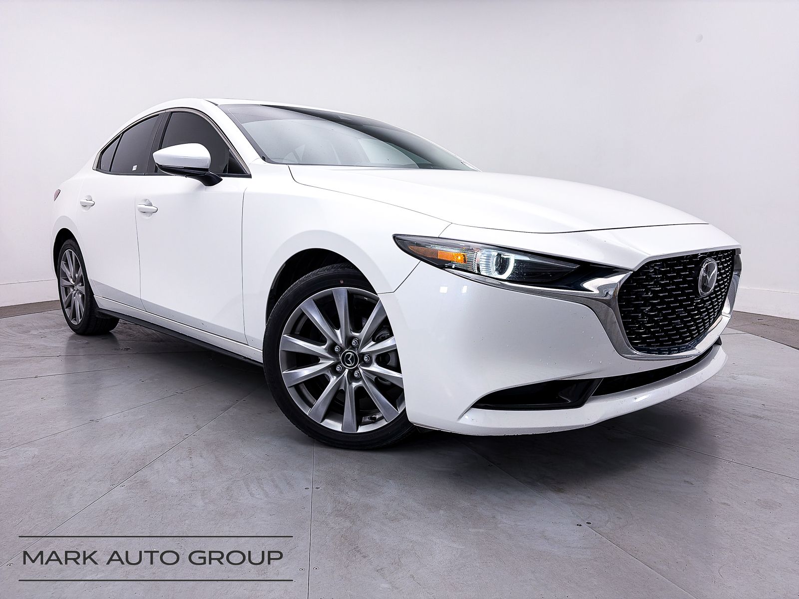 Snowflake White Pearl Mica 2021 Mazda MAZDA3 Sedan Front-Wheel Drive 6-Speed Automatic