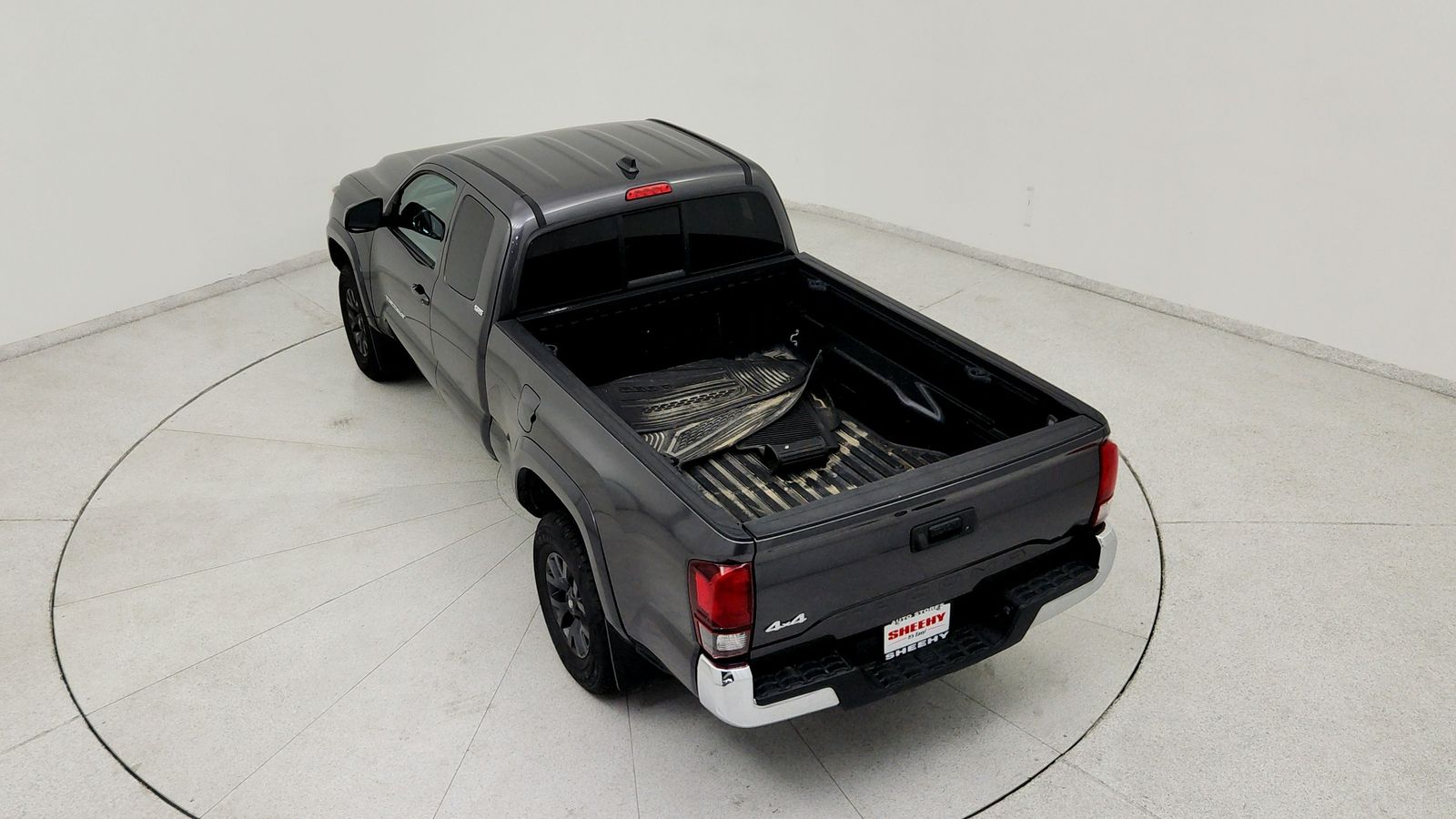 Used 2020 Gray Toyota SR5 image 18