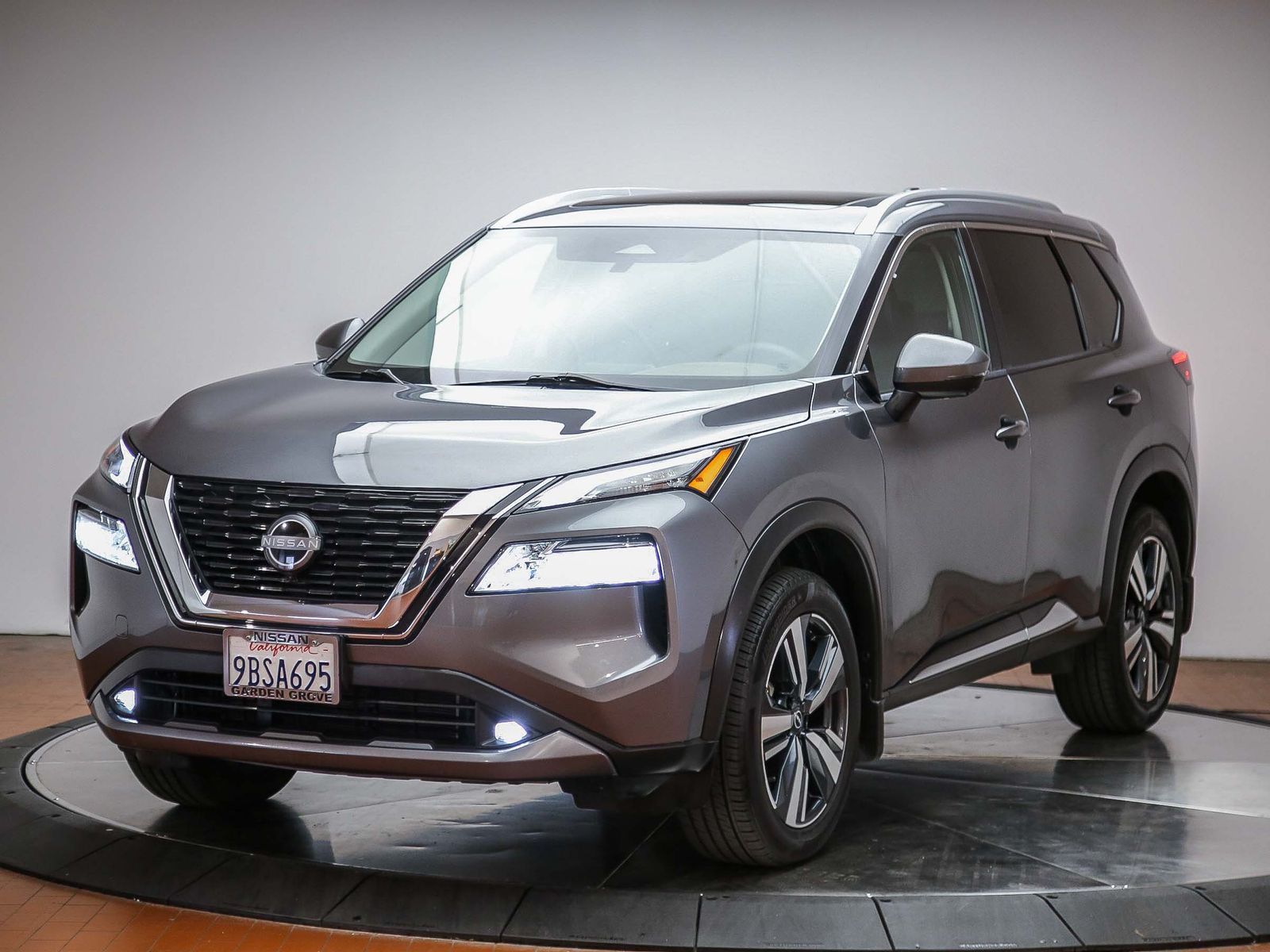 Gray (Gun Metallic) 2022 Nissan Rogue SUV / Crossover Front-Wheel Drive Continuously Variable Transmission