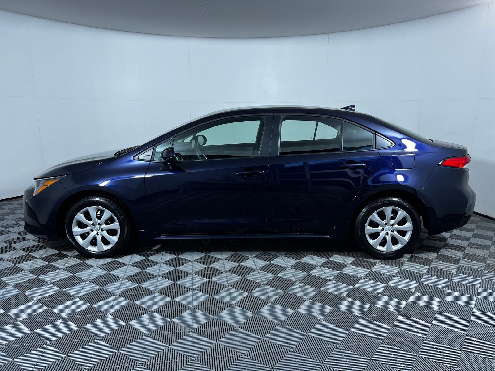 Thumbnail: 2025 Toyota Corolla - 8