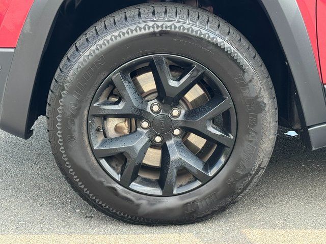 Used 2016 Red Jeep Trailhawk image 24