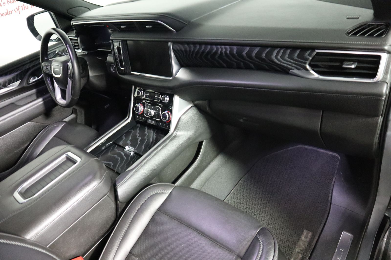 2023 GMC Yukon XL Denali photo