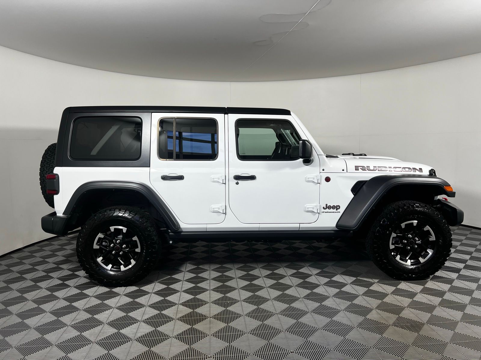 Jeep Rubicon 電動乗用車 ホワイト Amazon.co.jp: 電動乗用カー 乗用ラジコン ジープ ラングラー