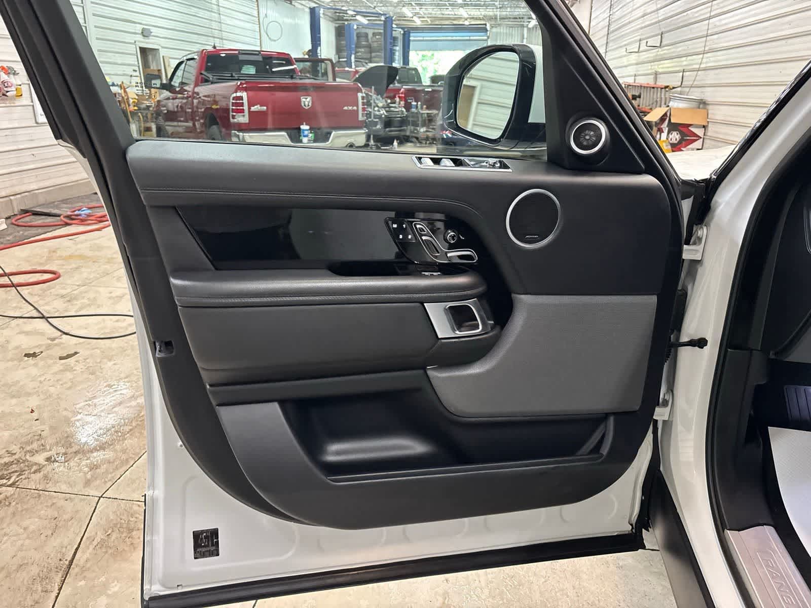 2018 Land Rover Range Rover Supercharged - Photo 11