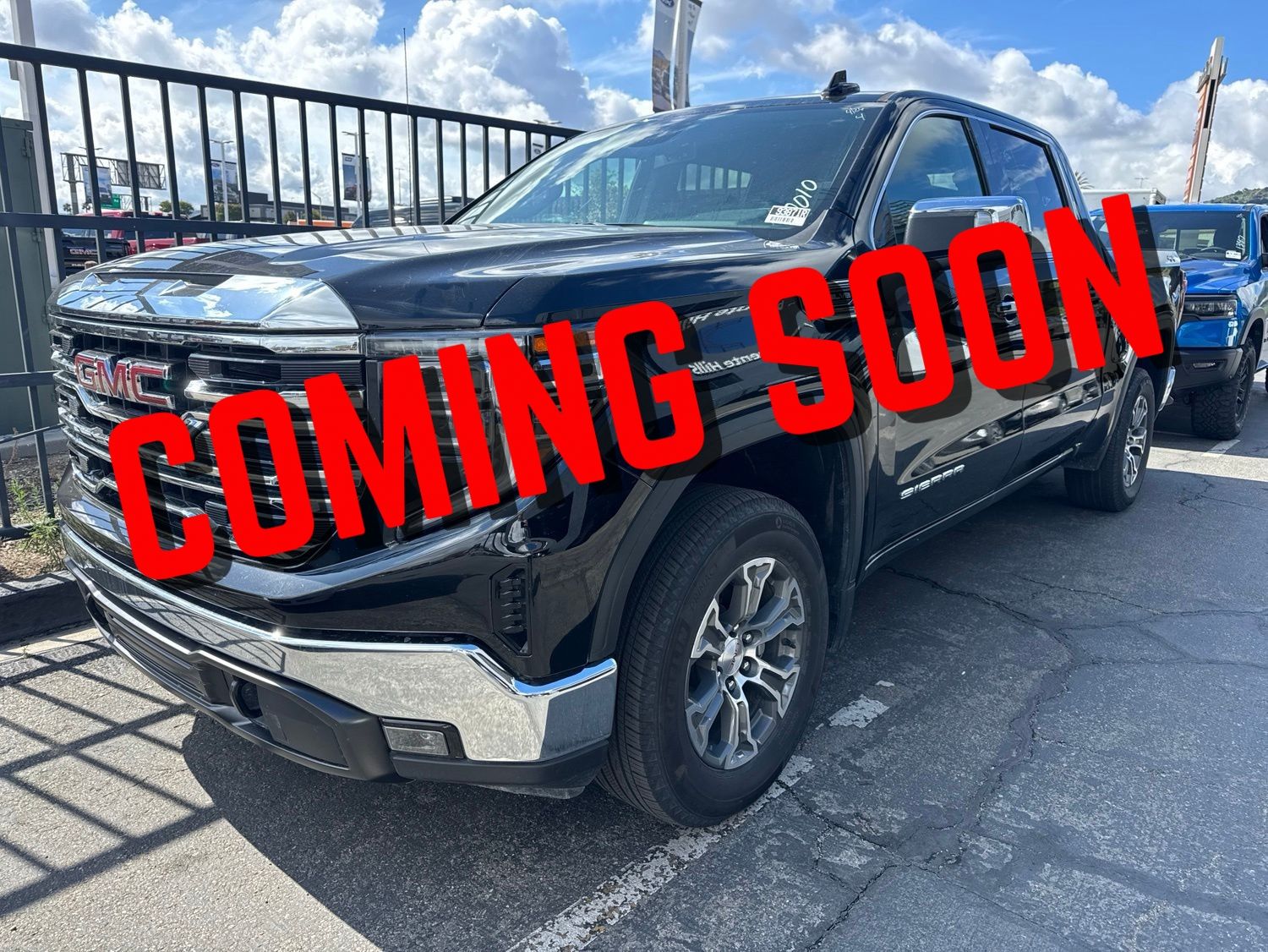 2025 GMC Sierra 4WD Crew Cab Short Box SLT's photo