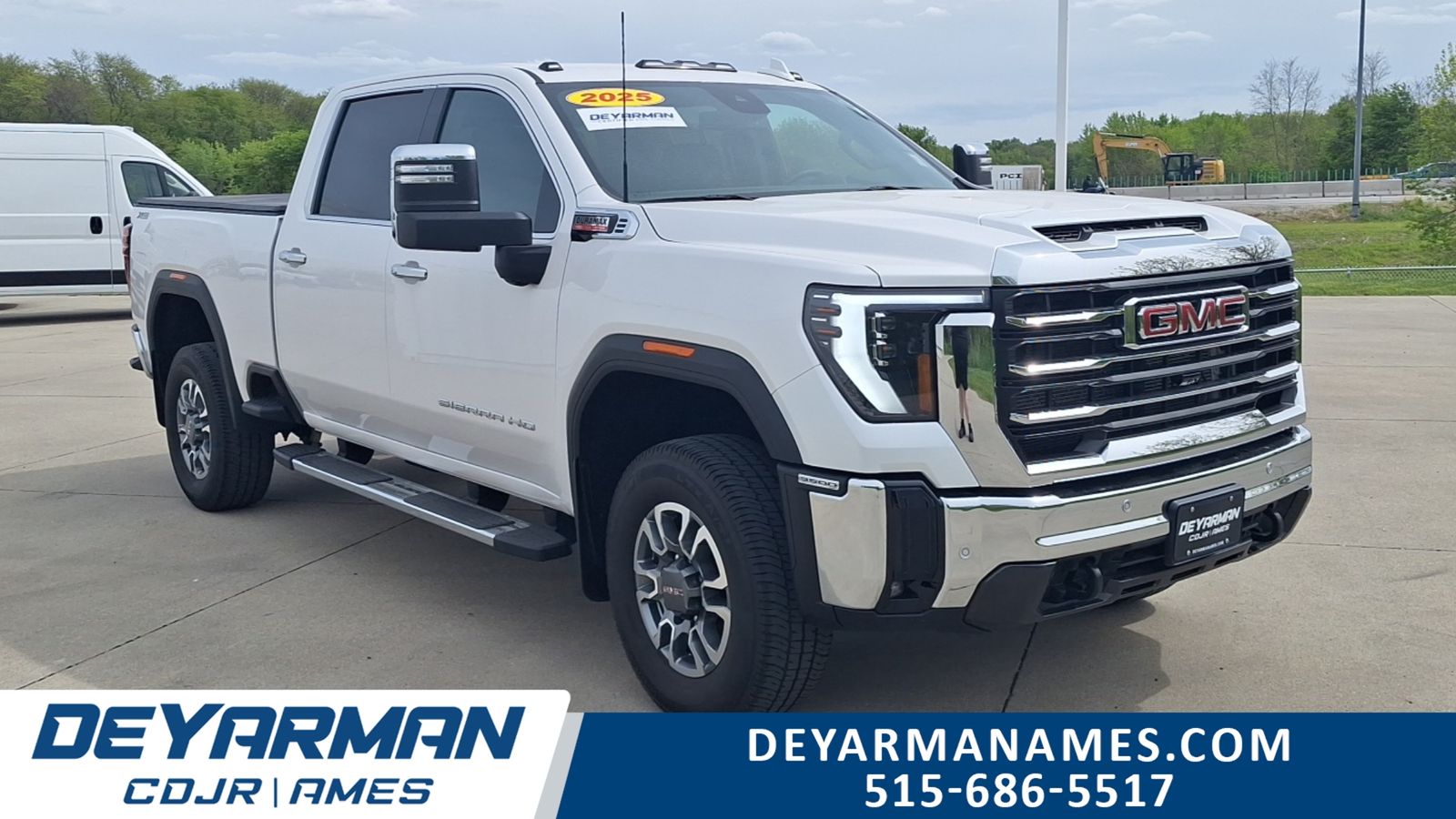 White Frost Tricoat 2025 GMC Sierra 3500HD SLT Crew Cab 4WD Pickup Truck Four-Wheel Drive Automatic